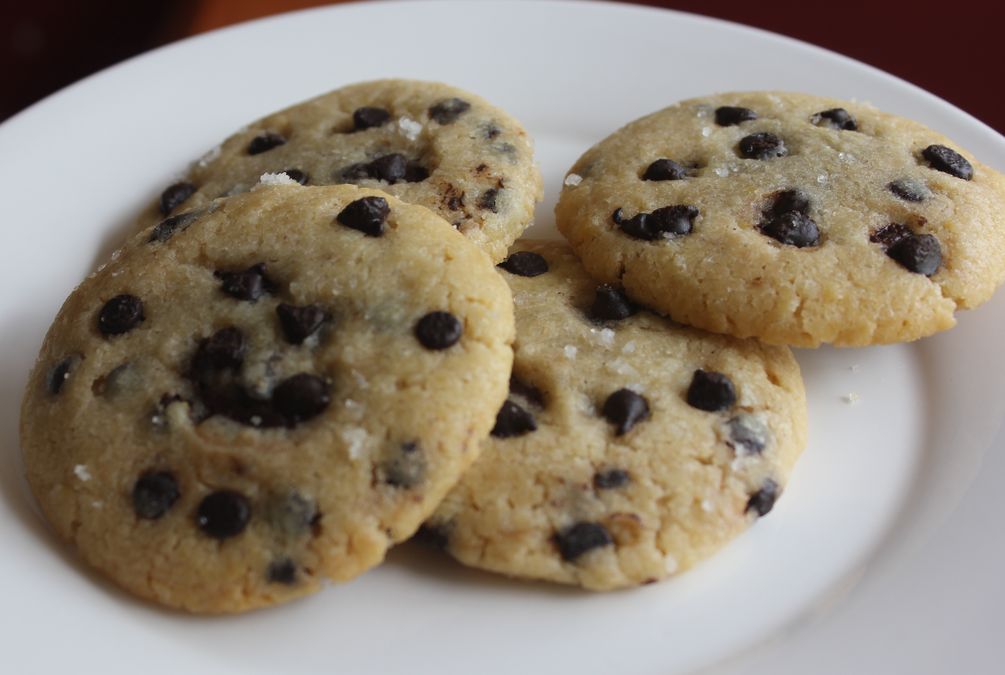 Cookies (Chocolate Chip) – Dozen