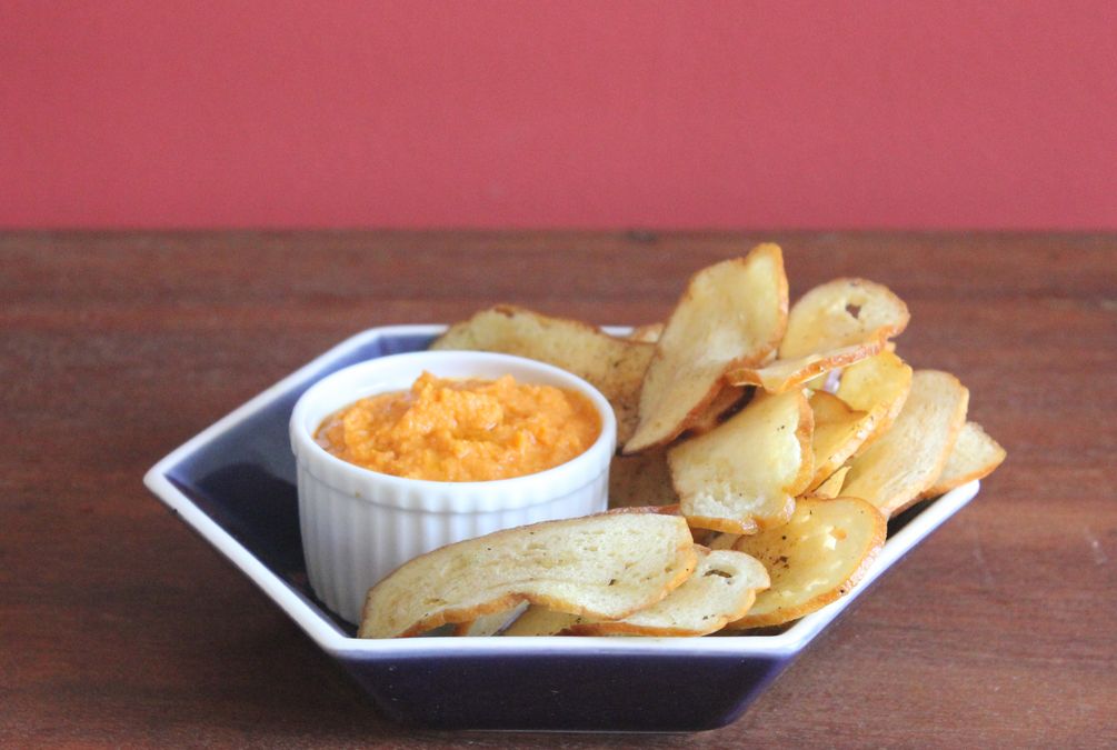 Bagel Chips With Red Pepper Hummus